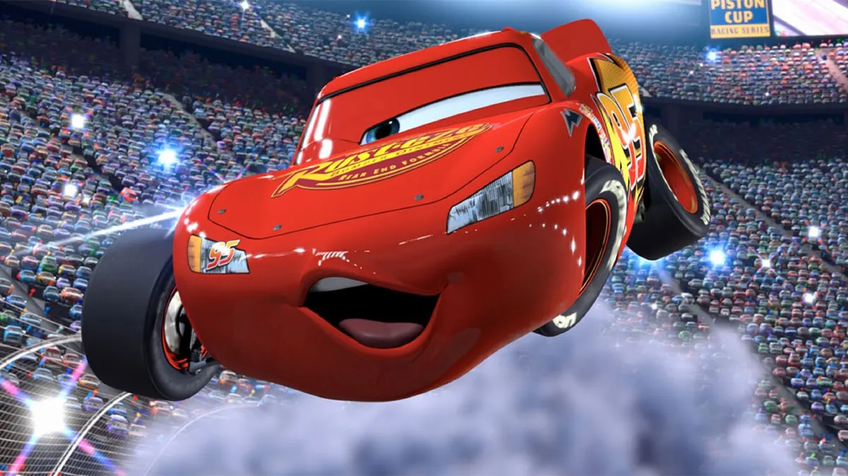 מכוניות (Cars) - ספידי מקווין במרוץ גביע הפיסטון