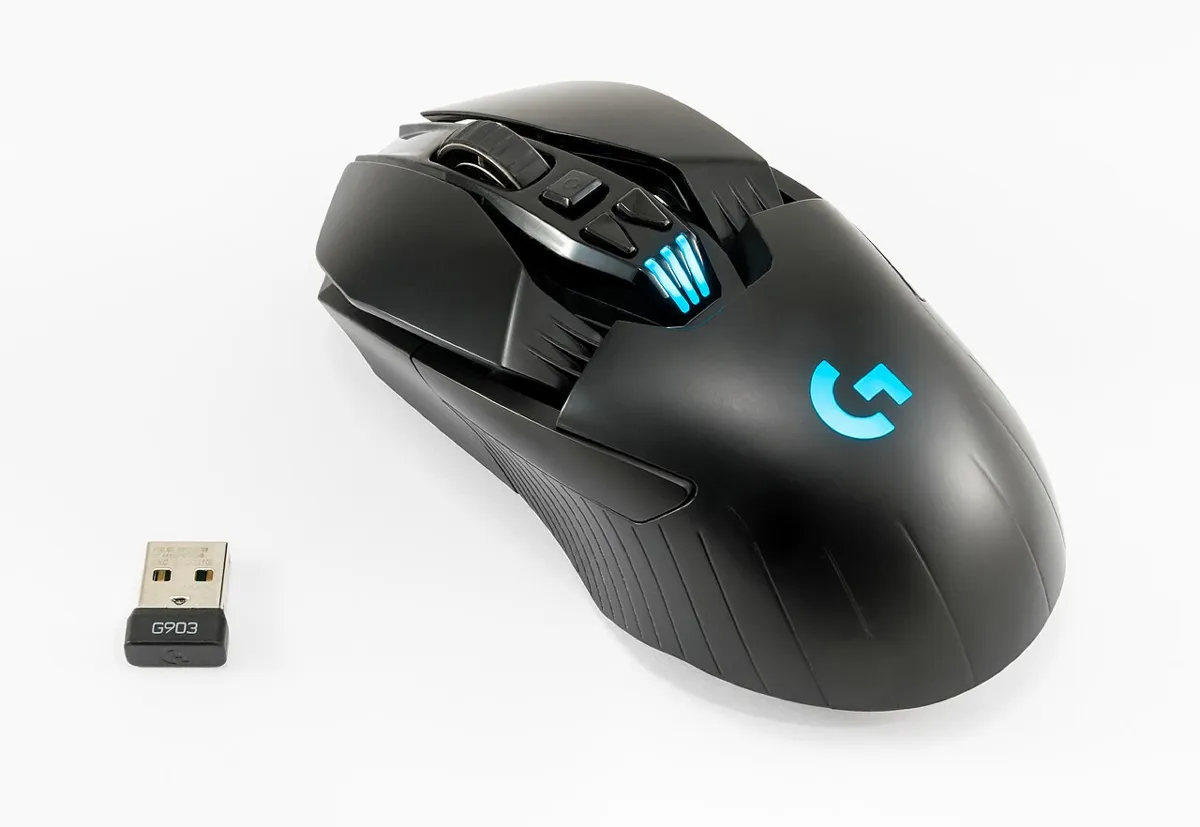 עכבר גיימינג אלחוטי שחור עם דונגל USB